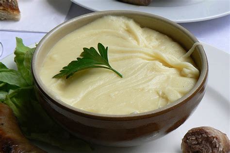  Aligot: Kremalı ve Peynirli Bir Lezzet Yolculuğu İçin Lyon'a Davet!