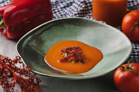  Gazpacho Andaluz - Serinleten Ve Besleyici Bir Yemek İçin Güney İspanya'ya Yolculuk!