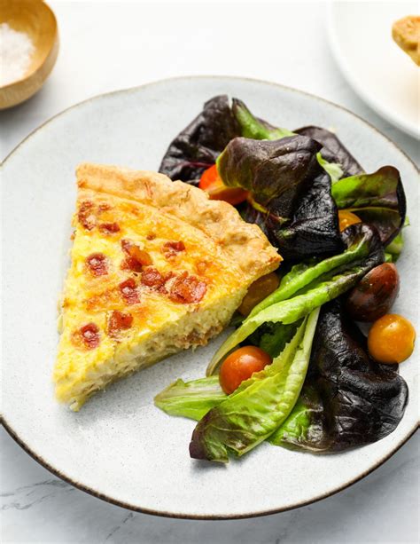  Quiche Lorraine: Bir Fransız Klasikinin İrili Ufaklı Tatları ve Sıcak Bir Merhaba!